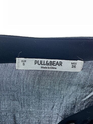 s Beden siyah Renk Pull and Bear Gömlek %70 İndirimli.