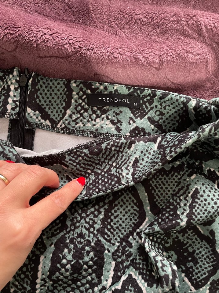 Kadın Yılan Desenli Fırfırlı Mini Etek - Görsel 2