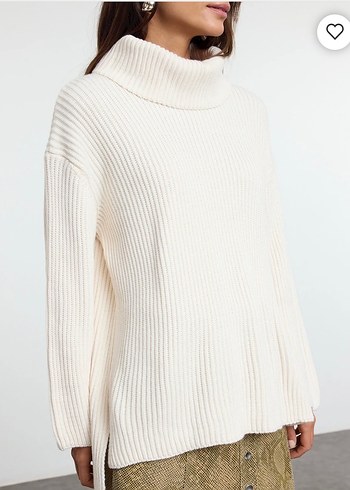 Beyaz Yarım Boğazlı Salaş Triko Kazak - Görsel 2