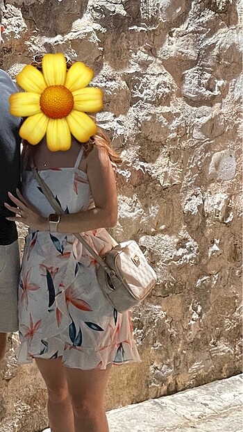 Çiçekli elbise