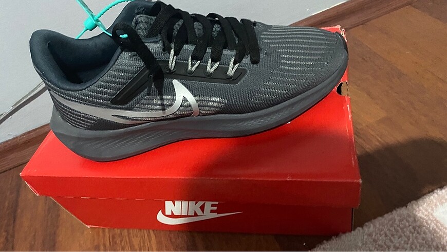 40 Beden gri Renk Orjinal nike