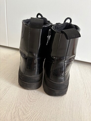 31 Beden siyah Renk H&m bot