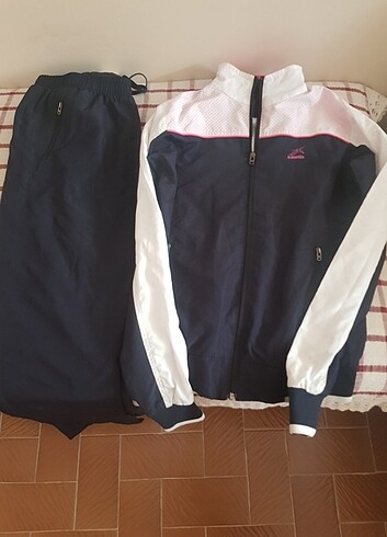 Kinetiks eşofman takımı 