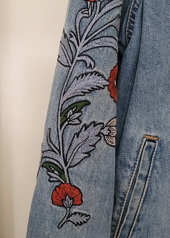 Nakışlı Düğmeli Kadın Denim Ceket - Görsel 2