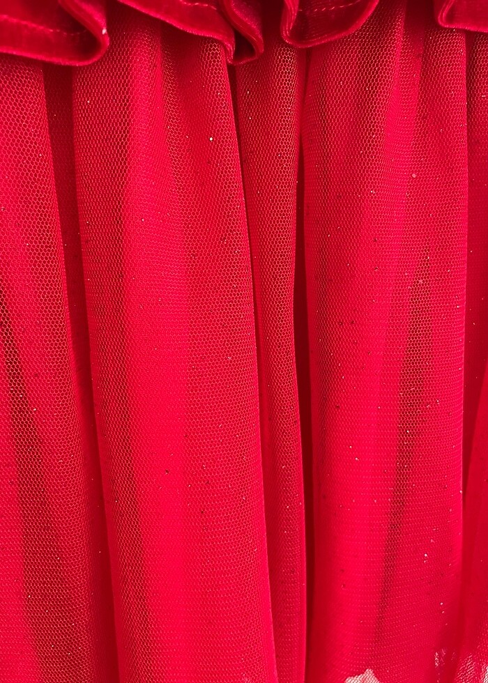 Kırmızı elbise - Görsel 3