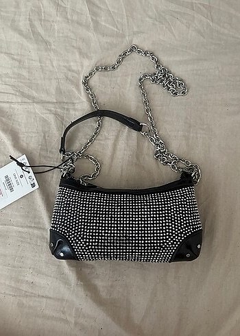 Beden siyah Renk Bershka Siyah Taşlı Deri Çanta