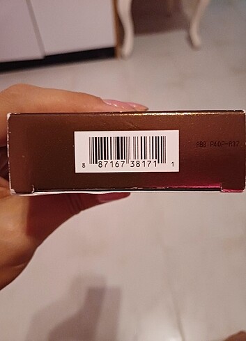 Beden Estée Lauder makyaj paleti.