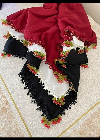 Kirazlı başörtüsü 
