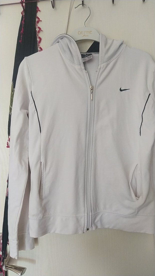 Nike Beyaz Kapüşonlu Uzun Kollu - Görsel 3