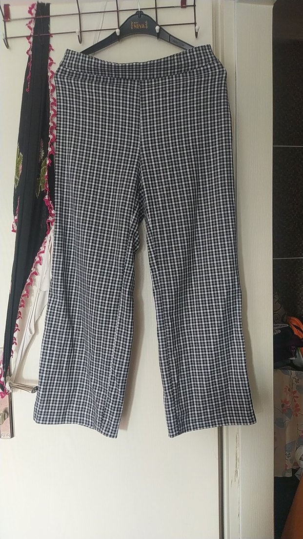 Kadın Siyah-Beyaz kareli Midi Kumaş Pantolon - Görsel 2