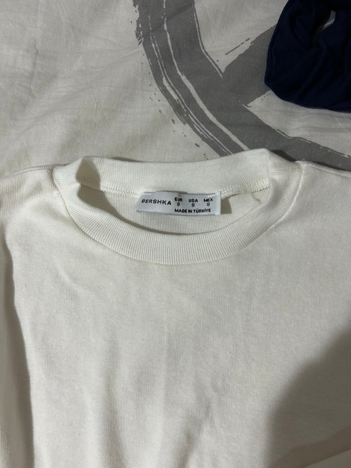 Beyaz bershka crop - Görsel 2