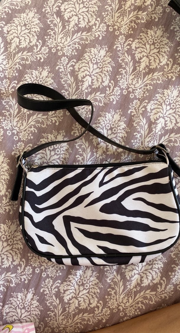 Zebra Desenli Zincir Detaylı Kadın Çanta - Görsel 2