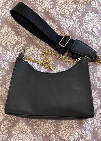 Zincir Detaylı Siyah Yılan Derisi Desenli Deri Çanta - Görsel 2