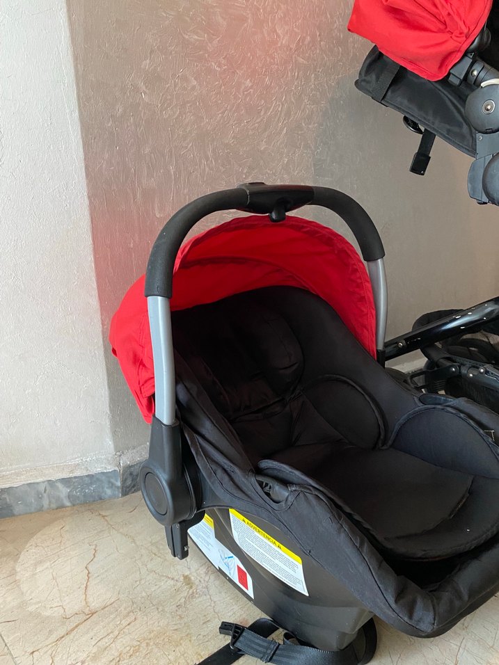 Kırmızı Bebek Arabası ve Taşıma Koltuğu - Görsel 5