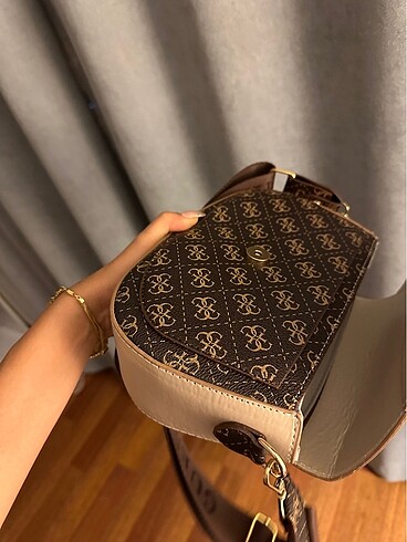  Beden Guess askılı çanta