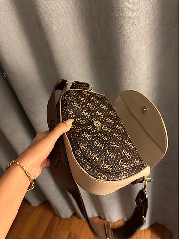 Guess Guess askılı çanta