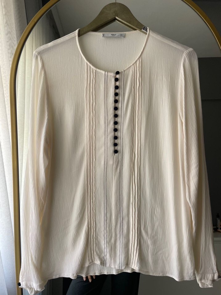 Düğmeli Yaka Detaylı Beyaz Kadın Ofis Bluzu - Görsel 3