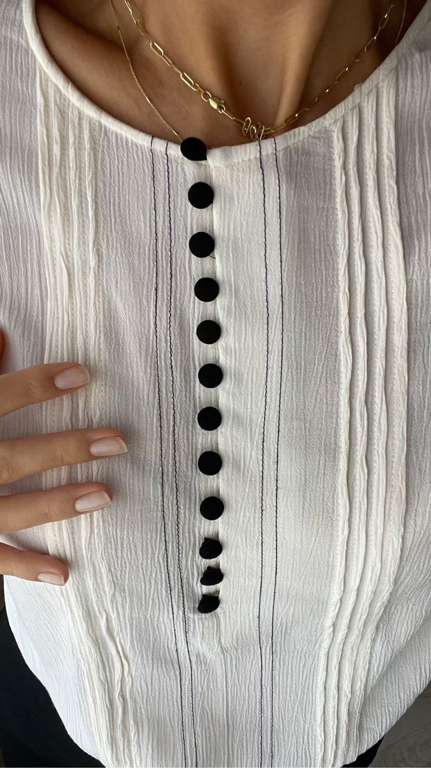 Düğmeli Yaka Detaylı Beyaz Kadın Ofis Bluzu - Görsel 2