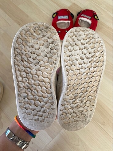 24 Beden beyaz Renk Adidas spor ayakkabı