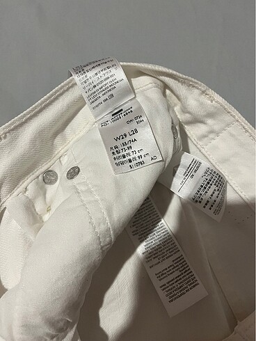 29 Beden beyaz Renk Levis jean
