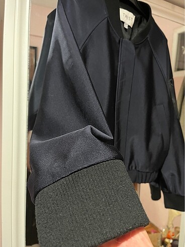 s Beden Twist bomber