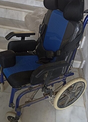 9- 36 kg Beden lacivert Renk Engelli çocuk tekerlekli sandalye