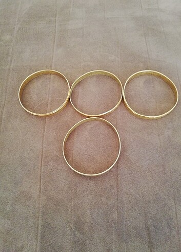 Beden 3 ADET GOLD TONE BİLEZİK