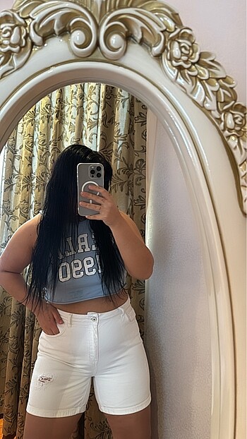 42 Beden beyaz Renk Crop ve şort