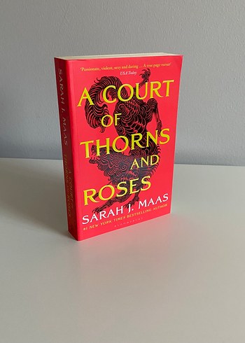 A Court of Thorns and Roses - Sarah J. Maas