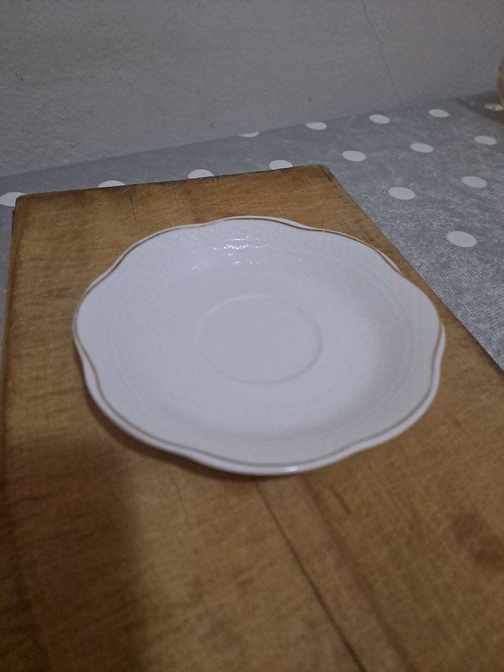 Gri Detaylı Beyaz Porselen Fincan Takımı - Görsel 5