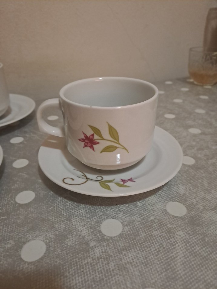 Beyaz Çiçek Desenli 4'lü Fincan Takımı - Görsel 3