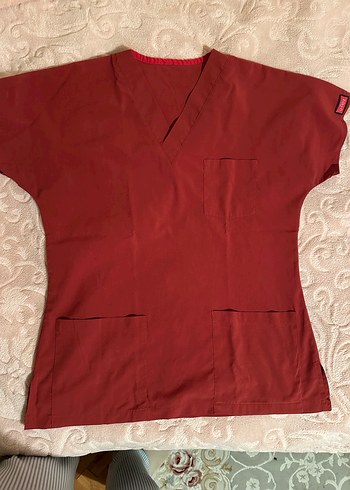 Bordo V Yakalı Kısa Kollu Hemşire Önlüğü