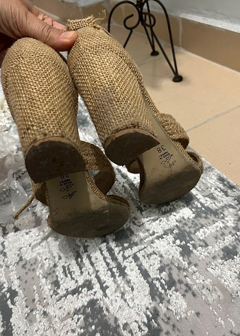 Topuklu hasır sandalet - Görsel 4