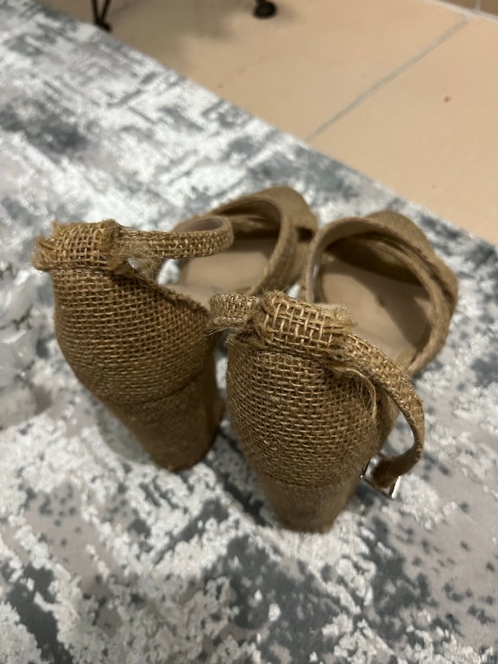 Topuklu hasır sandalet - Görsel 3