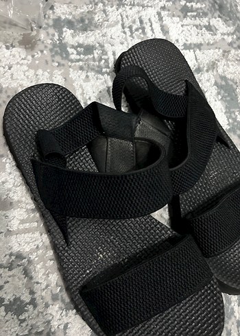 Siyah Kadın Cırt Cırtlı Dolgu Topuklu Sandalet - Görsel 2