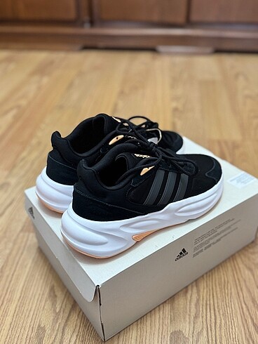 38,5 Beden Adidas Kadın ayakkabı
