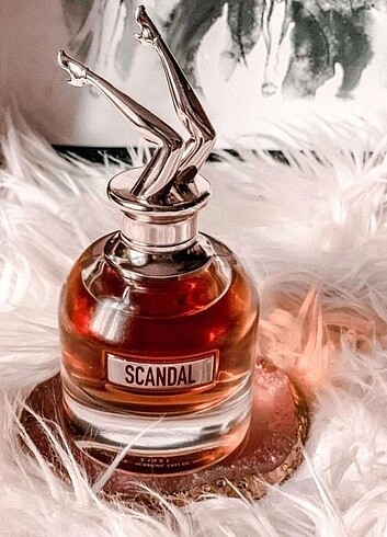 Scandal Kadın parfümü 80 ml