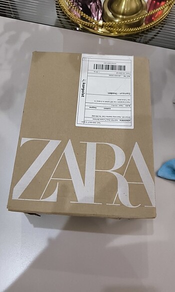 Zara Zara 
