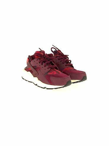 Nike Nike Spor Ayakkabı %70 İndirimli.
