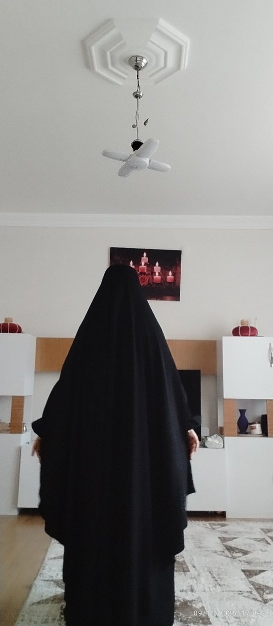 Siyah Drapeli Gotik Kadın Şalı - Görsel 2