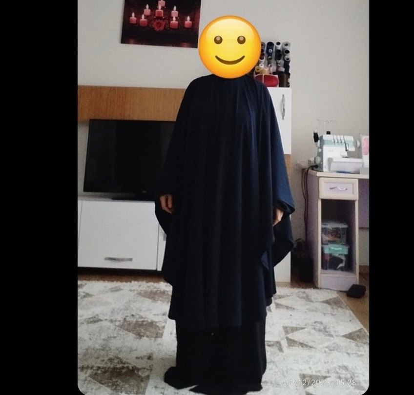 Uzun Siyah Gotik Kadın panço - Görsel 2