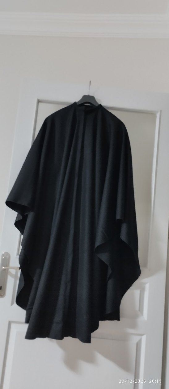 Siyah Drapeli Uzun Gotik Kadın panço - Görsel 3