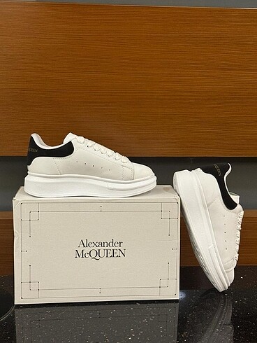 38 Beden beyaz Renk Alexander McQueen