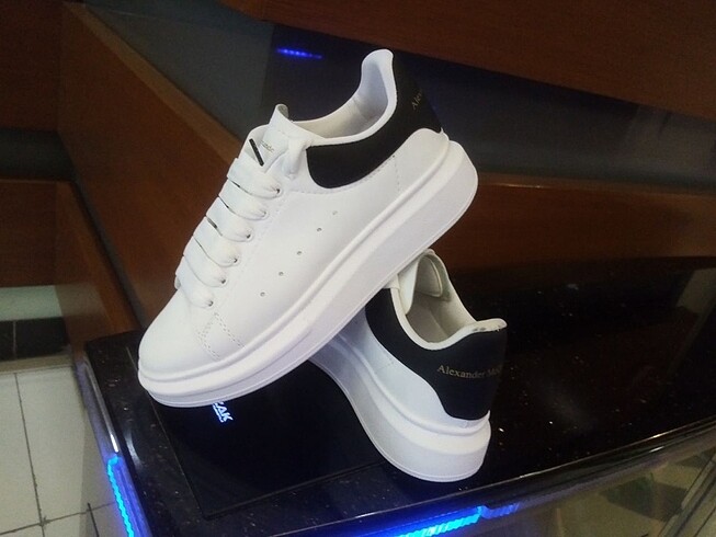Alexander McQueen Alexander McQueen