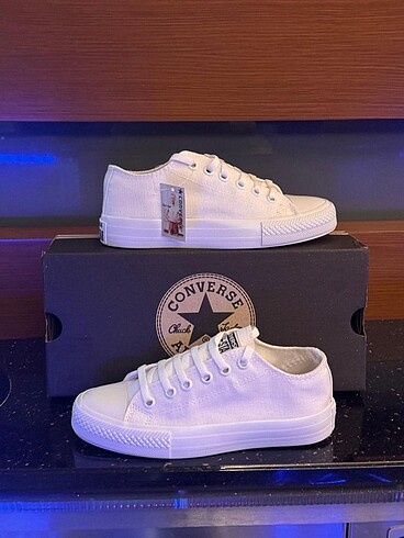 38 Beden beyaz Renk Beyaz Converse