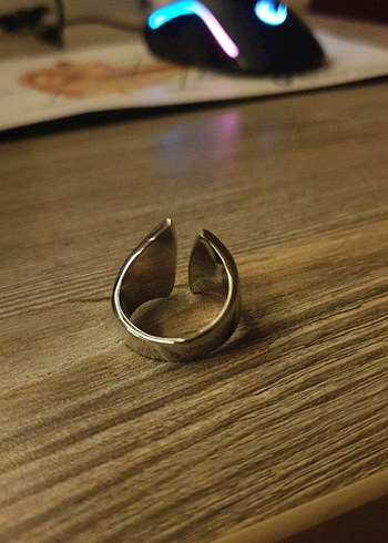 Pandora Parlak Gri Kesikli Minimalist Yüzük