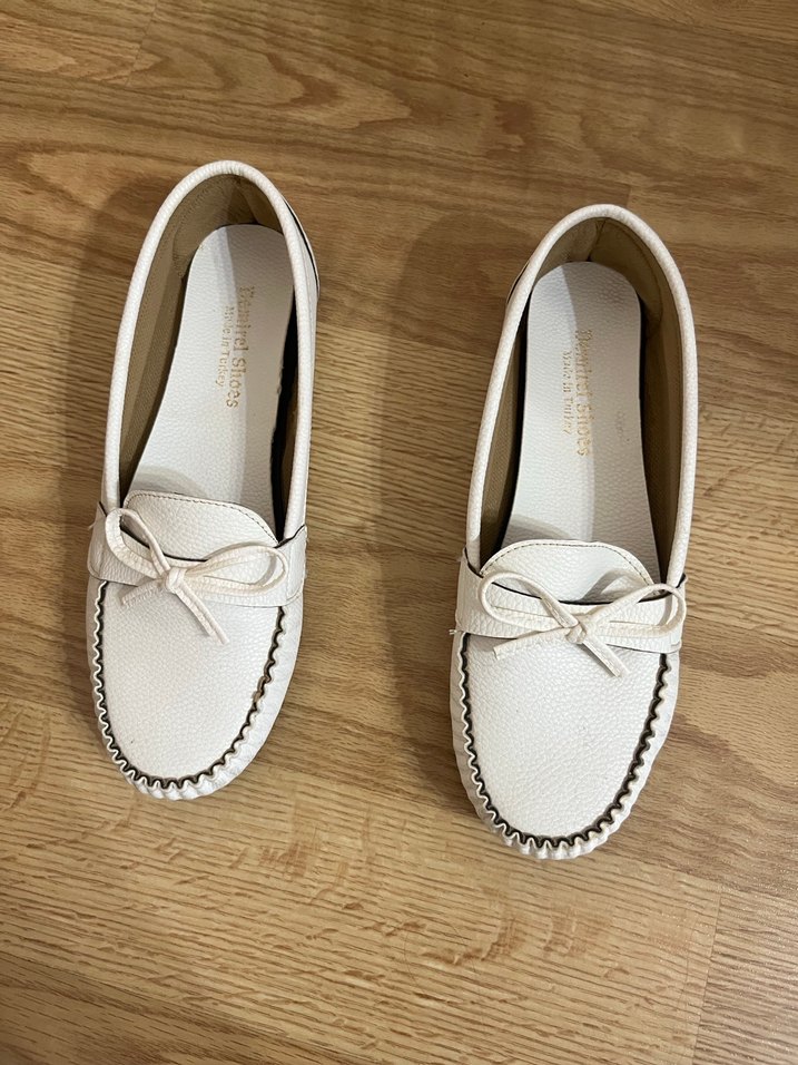 Beyaz Minimalist Kadın Babet - Görsel 2