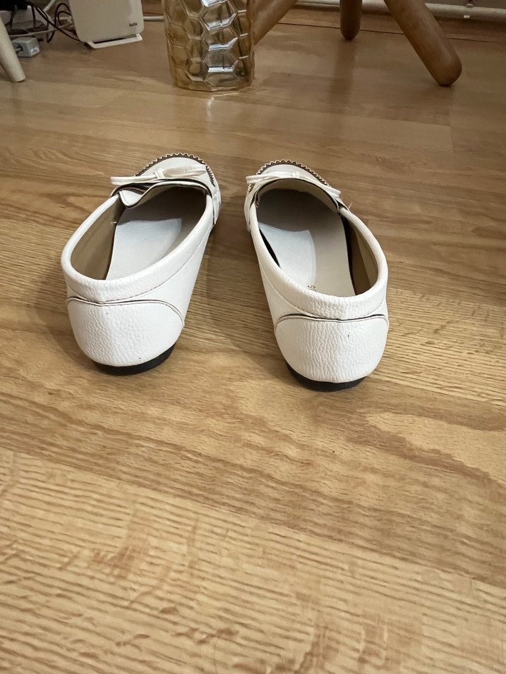 Beyaz Minimalist Kadın Babet - Görsel 5