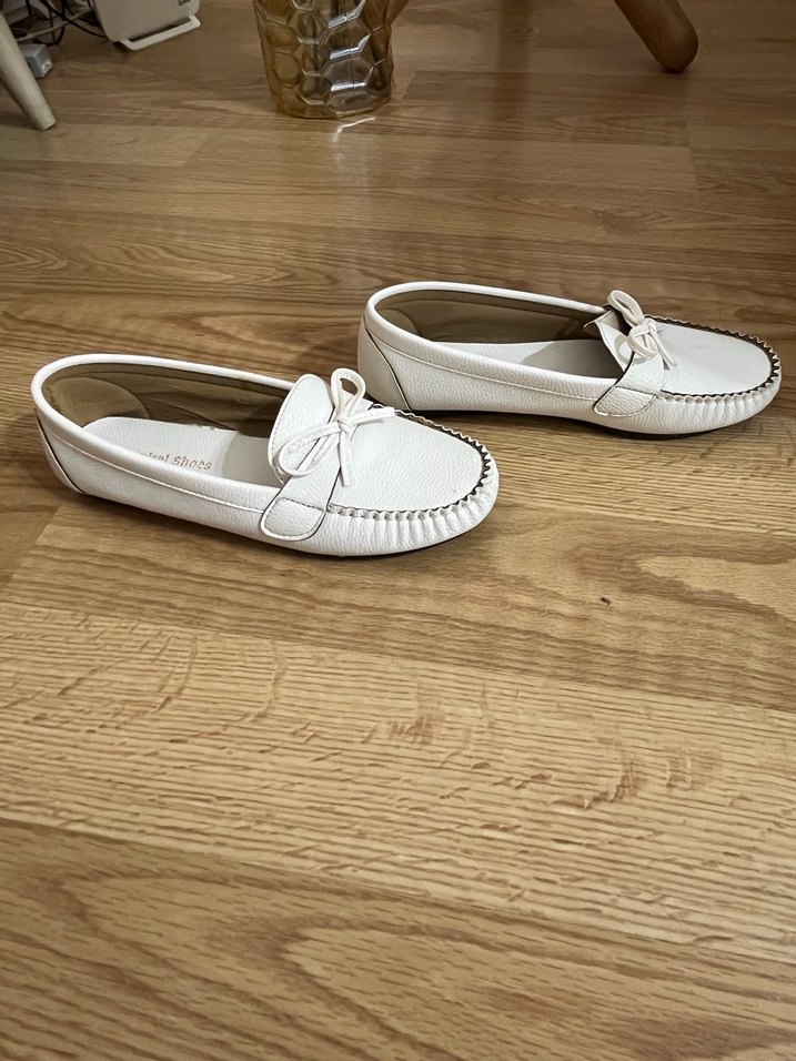 Beyaz Minimalist Kadın Babet - Görsel 3