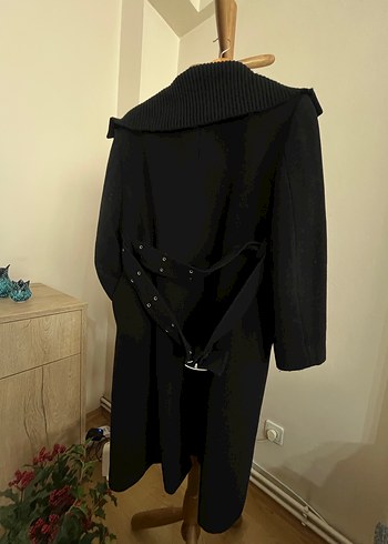 Düğmeli Siyah Uzun Kaşe Kaban - Görsel 3